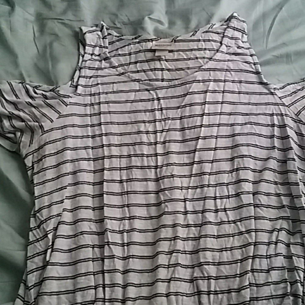 Cold shoulder top